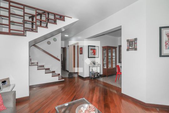 Sala de casa à venda com 3 quartos, 230m² em Vila Ipiranga, Porto Alegre