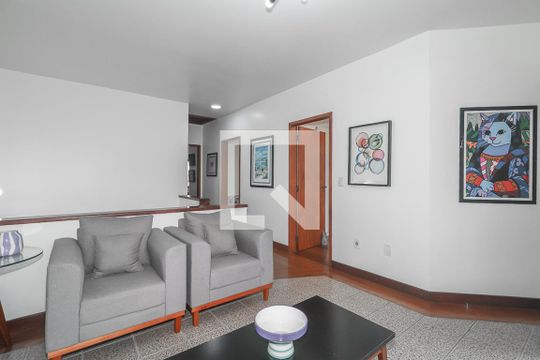 Sala de TV de casa à venda com 3 quartos, 230m² em Vila Ipiranga, Porto Alegre