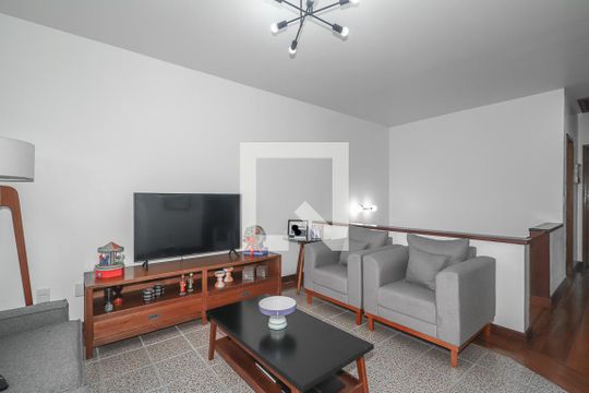 Sala de TV de casa à venda com 3 quartos, 230m² em Vila Ipiranga, Porto Alegre