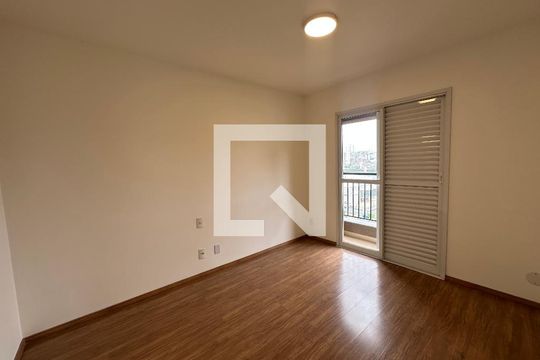Suíte de apartamento para alugar com 3 quartos, 77m² em Jardim Tupanci, Barueri