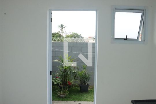 Área de serviço de casa de condomínio para alugar com 2 quartos, 60m² em Bairro Jardim Nossa Senhora das Graças, Cotia