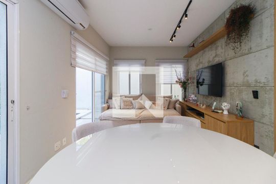 Sala de casa de condomínio para alugar com 4 quartos, 212m² em Vila Cruzeiro, São Paulo
