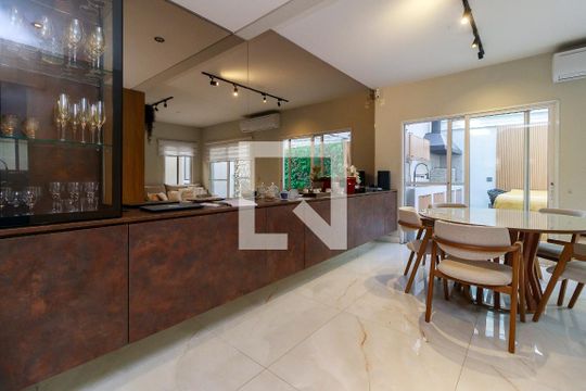 Sala de casa de condomínio para alugar com 4 quartos, 212m² em Vila Cruzeiro, São Paulo