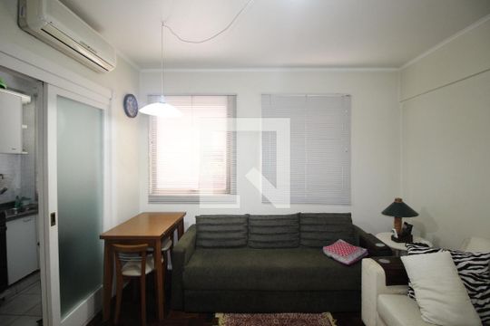 Sala de apartamento à venda com 1 quarto, 43m² em Independência, Porto Alegre