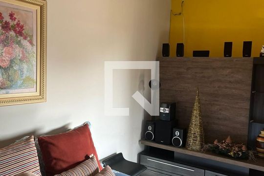 Quarto de casa à venda com 6 quartos, 186m² em Pousada Santo Antonio, Belo Horizonte