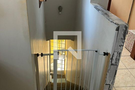 Sala de casa à venda com 6 quartos, 186m² em Pousada Santo Antonio, Belo Horizonte