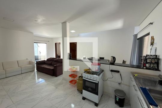 Sala e cozinha  de casa à venda com 1 quarto, 400m² em Colônia Agrícola Arniqueira, Brasília