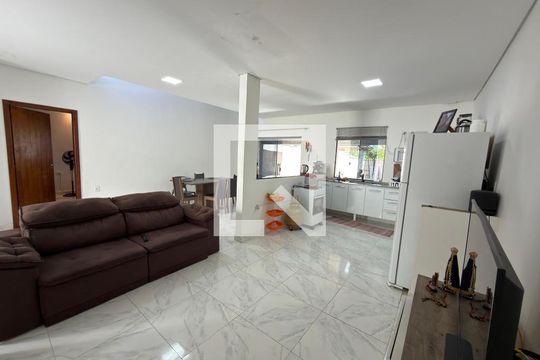 Sala e cozinha  de casa à venda com 1 quarto, 400m² em Colônia Agrícola Arniqueira, Brasília