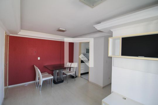 Sala de apartamento para alugar com 2 quartos, 65m² em Parque Peruche, São Paulo