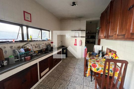 Cozinha de casa à venda com 3 quartos, 404m² em Portuguesa, Rio de Janeiro