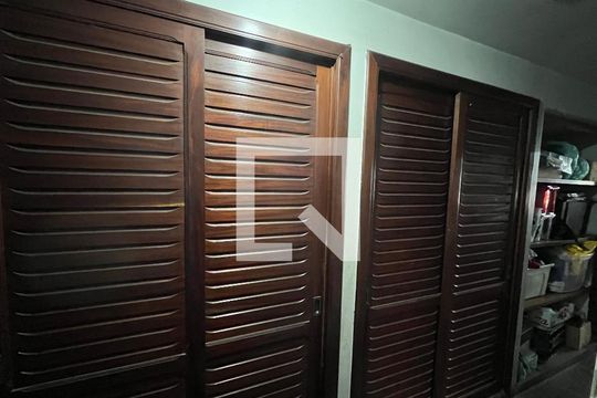 Corredor de casa à venda com 3 quartos, 404m² em Portuguesa, Rio de Janeiro