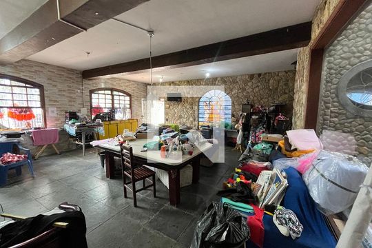 Sala de casa à venda com 3 quartos, 404m² em Portuguesa, Rio de Janeiro