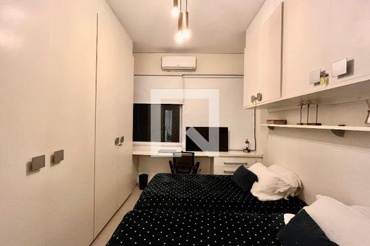 Quarto 1 de apartamento à venda com 3 quartos, 130m² em Leblon, Rio de Janeiro