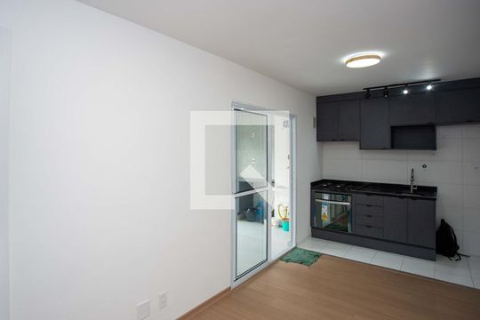 Sala de apartamento para alugar com 2 quartos, 44m² em Conceição, Diadema