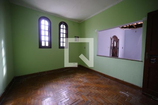 Sala de TV de casa à venda com 5 quartos, 265m² em Vila Guilhermina, São Paulo