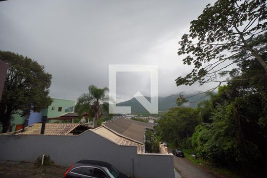 Vista da Sala de casa para alugar com 2 quartos, 90m² em Campeche Central, Florianópolis