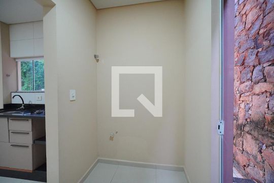 Área de Serviço de casa para alugar com 2 quartos, 90m² em Campeche Central, Florianópolis