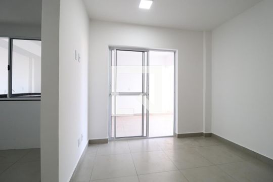 Sala de apartamento para alugar com 2 quartos, 80m² em Novo Mundo, Uberlândia