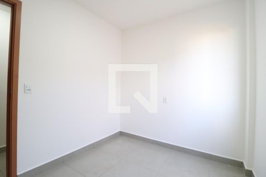 Quarto 1 de apartamento para alugar com 2 quartos, 80m² em Novo Mundo, Uberlândia