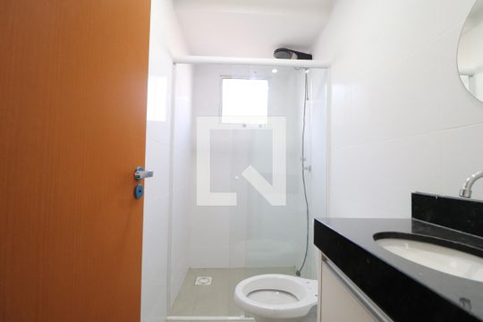 Banheiro Social de apartamento para alugar com 2 quartos, 80m² em Novo Mundo, Uberlândia