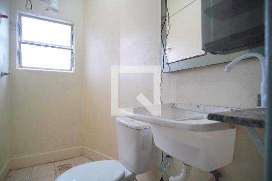 Banheiro de kitnet/studio para alugar com 1 quarto, 35m² em Nova Sapucaia, Sapucaia do Sul