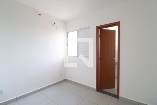 Quarto 1 - Suíte de apartamento para alugar com 2 quartos, 65m² em Segismundo Pereira, Uberlândia
