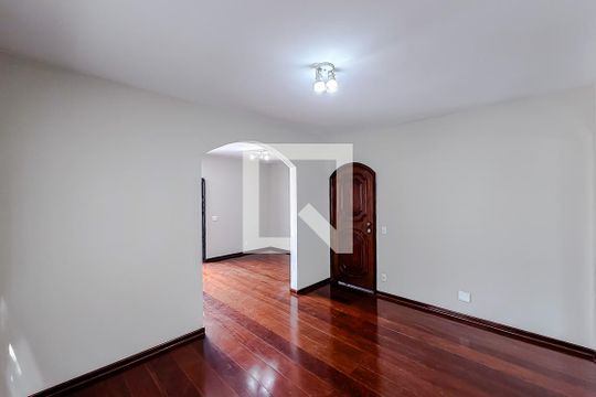 Quarto 1 de casa para alugar com 4 quartos, 400m² em Jardim da Gloria, São Paulo