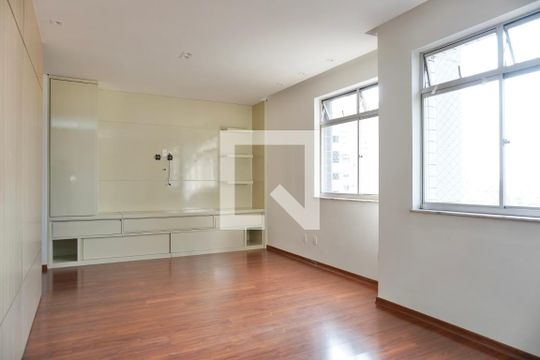 Sala  de apartamento para alugar com 4 quartos, 120m² em Funcionários, Belo Horizonte