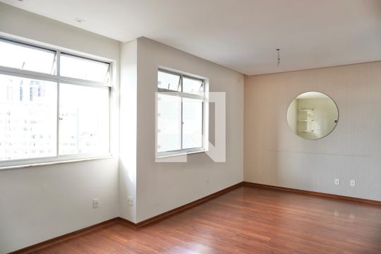 Sala  de apartamento para alugar com 4 quartos, 120m² em Funcionários, Belo Horizonte