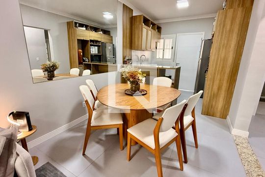 Sala de casa à venda com 3 quartos, 82m² em Mato Grande, Canoas