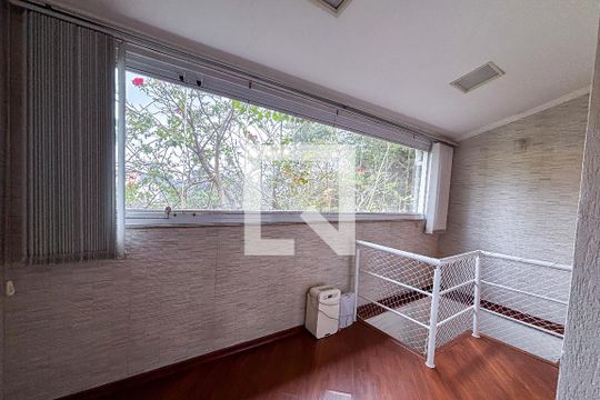 Casa de Condomínio à venda com 3 quartos, 170m² em Jardim das Esmeraldas, São Paulo