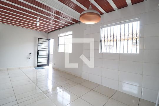 Sala de casa para alugar com 3 quartos, 150m² em Presidente Roosevelt, Uberlândia