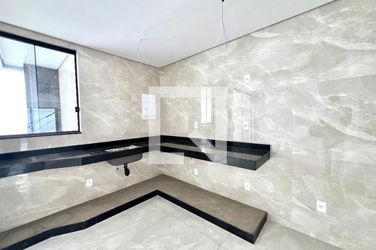 Cozinha de casa à venda com 3 quartos, 160m² em Santa Branca, Belo Horizonte