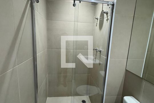 Banheiro de apartamento à venda com 1 quarto, 32m² em Centro, Osasco