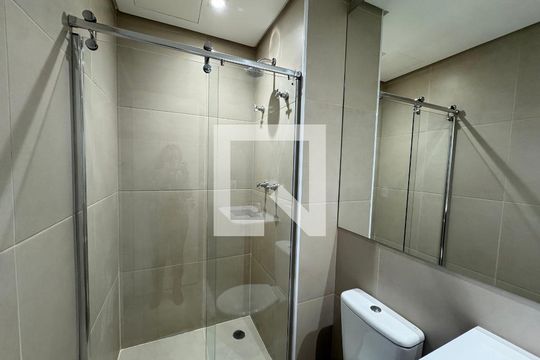 Banheiro de apartamento à venda com 1 quarto, 32m² em Centro, Osasco