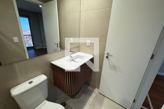 Banheiro de apartamento à venda com 1 quarto, 32m² em Centro, Osasco