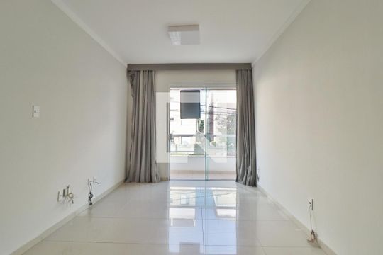 Sala de apartamento para alugar com 2 quartos, 89m² em Santa Mônica, Uberlândia