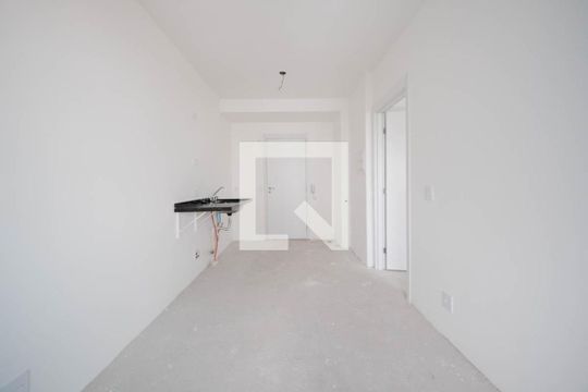 Sala/Cozinha de kitnet/studio para alugar com 1 quarto, 28m² em Vila Guilhermina, São Paulo