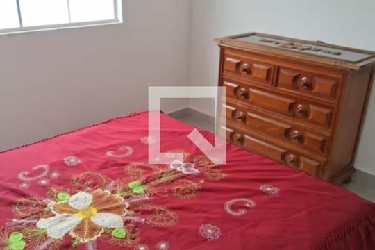 Quarto de casa para alugar com 2 quartos, 52m² em Parque Balneario Sao Francisco, Cabo Frio
