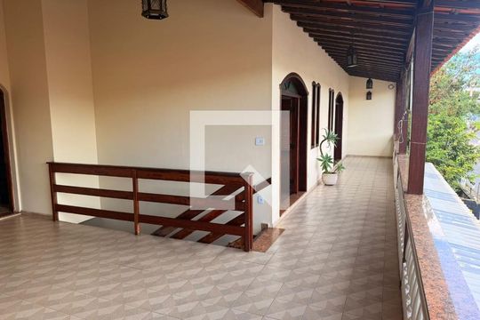 Casa para alugar com 3 quartos, 200m² em Boa Vista, Belo Horizonte