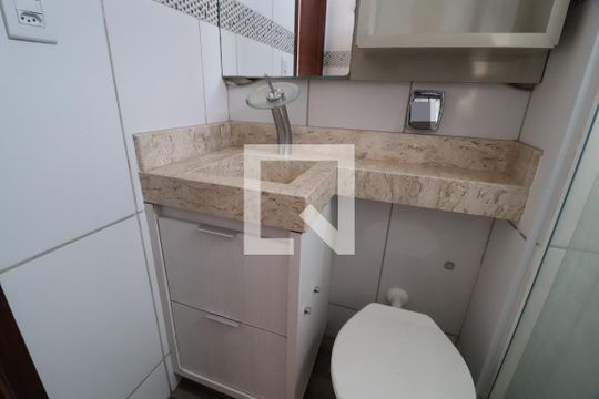 Banheiro do Quarto 1 de apartamento para alugar com 2 quartos, 65m² em Jardim Patricia, Uberlândia
