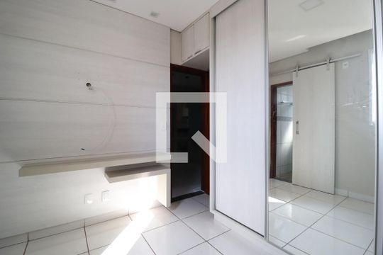 Quarto 1 - Suíte de apartamento para alugar com 2 quartos, 65m² em Jardim Patricia, Uberlândia