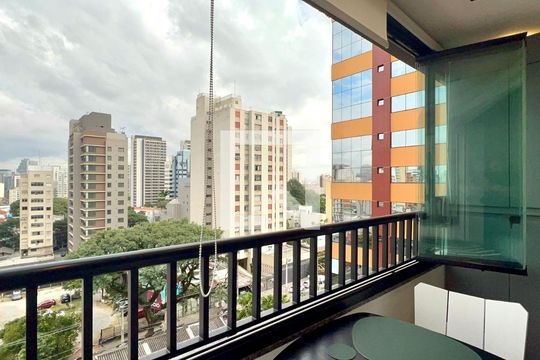 Varanda de kitnet/studio para alugar com 1 quarto, 25m² em Pinheiros, São Paulo