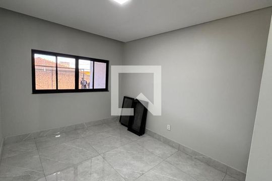 Quarto 1  de casa à venda com 3 quartos, 200m² em Colônia Agrícola Samambaia, Brasília