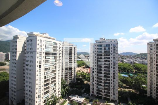 Sala - Vista de apartamento para alugar com 4 quartos, 169m² em Barra Olímpica, Rio de Janeiro