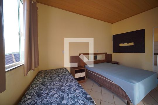 Suíte de apartamento para alugar com 2 quartos, 65m² em Agronômica, Florianópolis