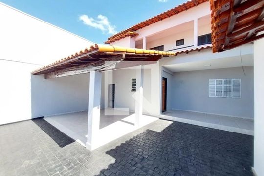 Casa para alugar com 4 quartos, 180m² em Umuarama, Uberlândia