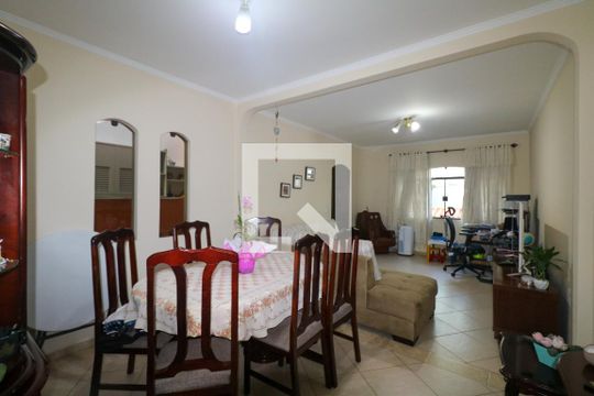 Sala de casa para alugar com 3 quartos, 263m² em Cerâmica, São Caetano do Sul