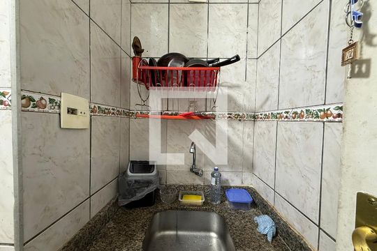 Sala/Cozinha de apartamento à venda com 1 quarto, 30m² em Santa Ifigênia, São Paulo
