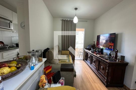 Sala de apartamento para alugar com 2 quartos, 70m² em Bethaville I, Barueri